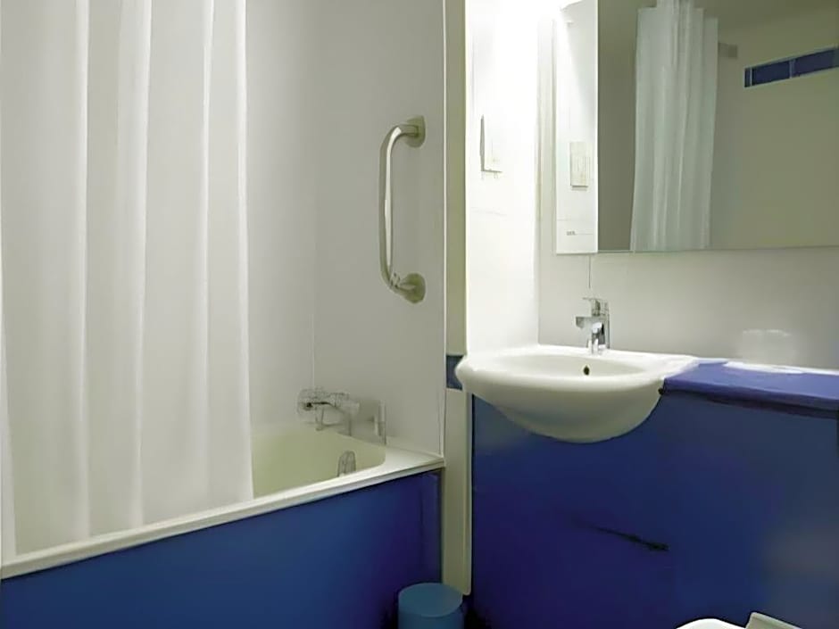 Travelodge Cardiff Central