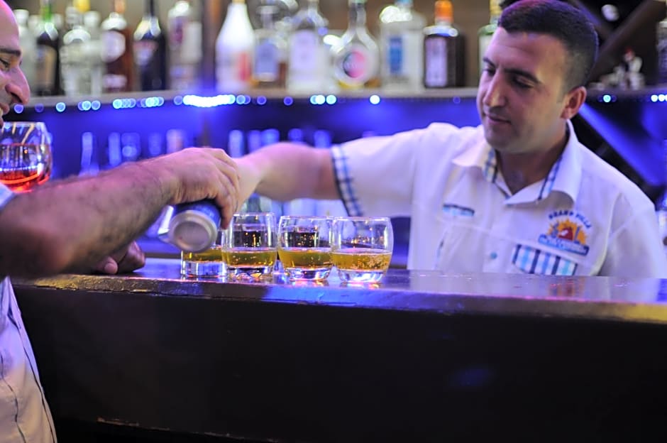 Grand Villa Sol Apart