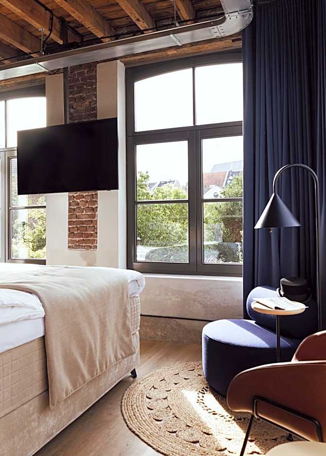 Cousins Boutique Hotel