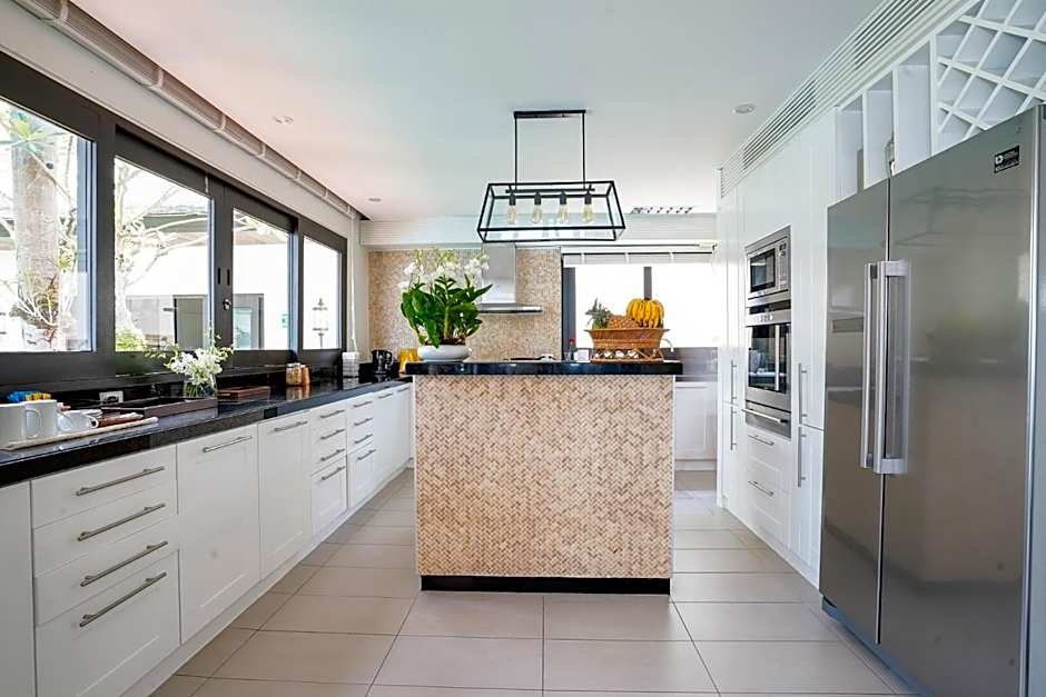 Miskawaan Beachfront Villas