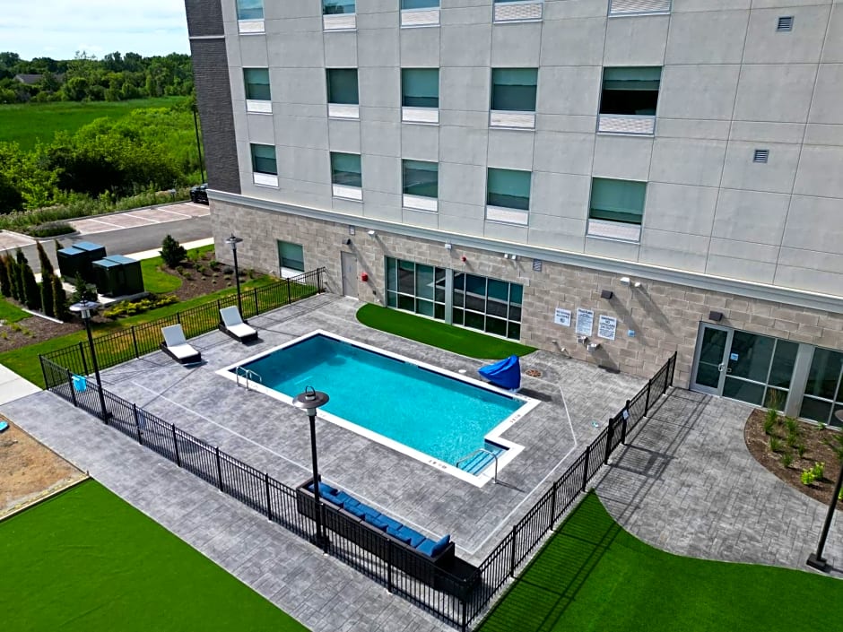 Holiday Inn Express & Suites Chicago Schaumburg By IHG