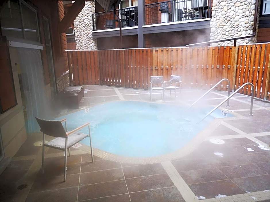 Sweet Condo Canmore GR：）