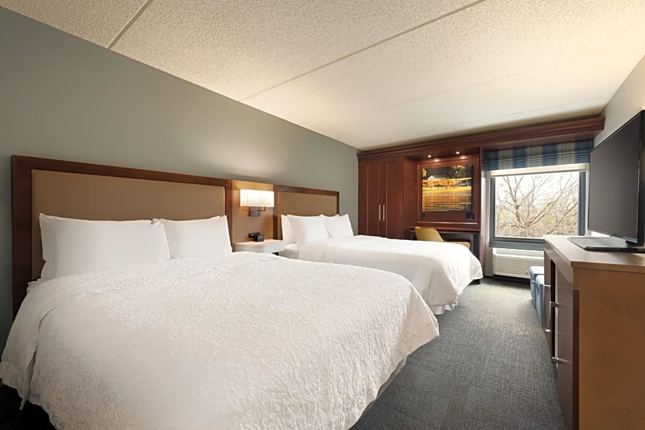 Hampton Inn Appleton-Fox River Mall Area