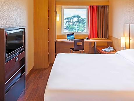 Standard Room with 1 double bed