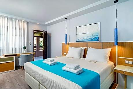 Deluxe Room with Sea View