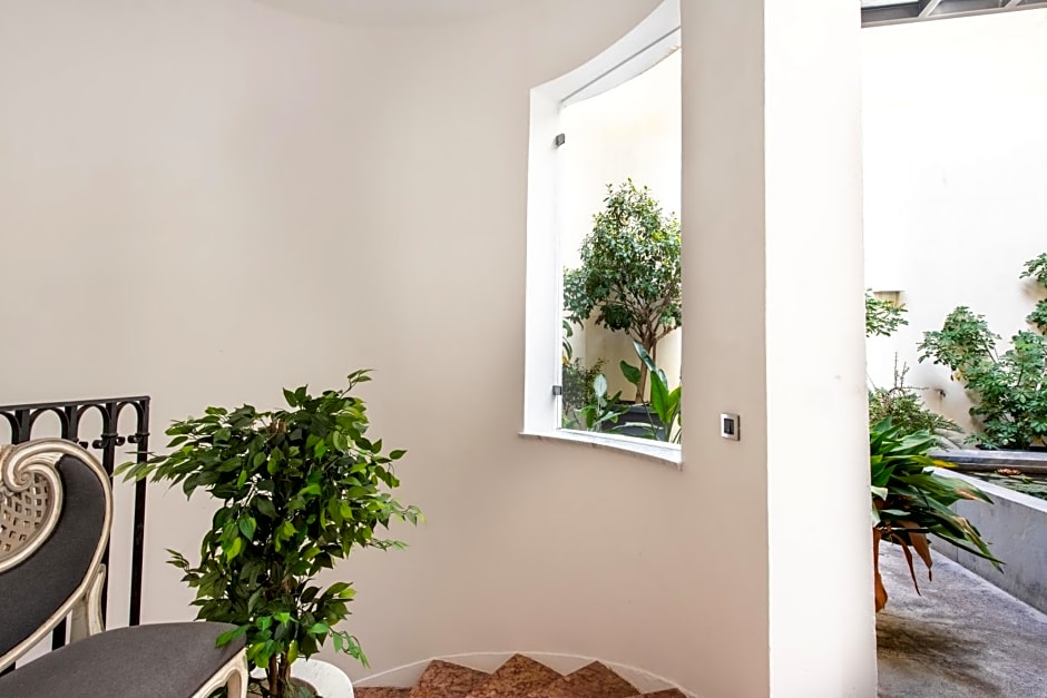 Moncada Suites & Apartments