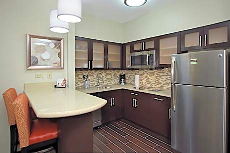 1 Bedroom 1 King Hearing Accessible Non-Smoking