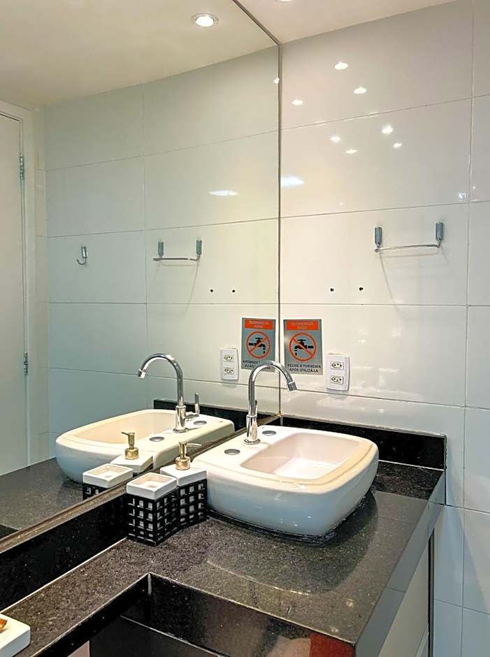 Flat a beira mar no Recreio dos Bandeirantes RJ