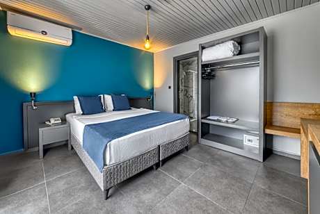 Double or Twin Room with Side Sea View