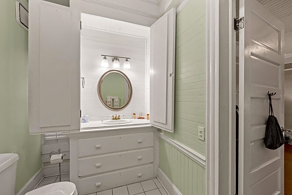 Coombs Inn & Suites, Ascend Hotel Collection