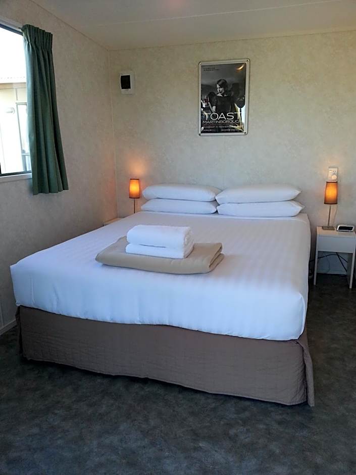 Martinborough TOP 10 Holiday Park