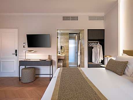 Deluxe Double Room with Balcony and Sea View