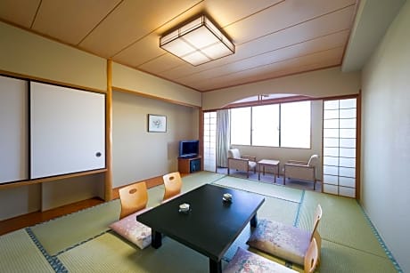 Japanese Style Classic Room with Four Futon Beds and Mountain View