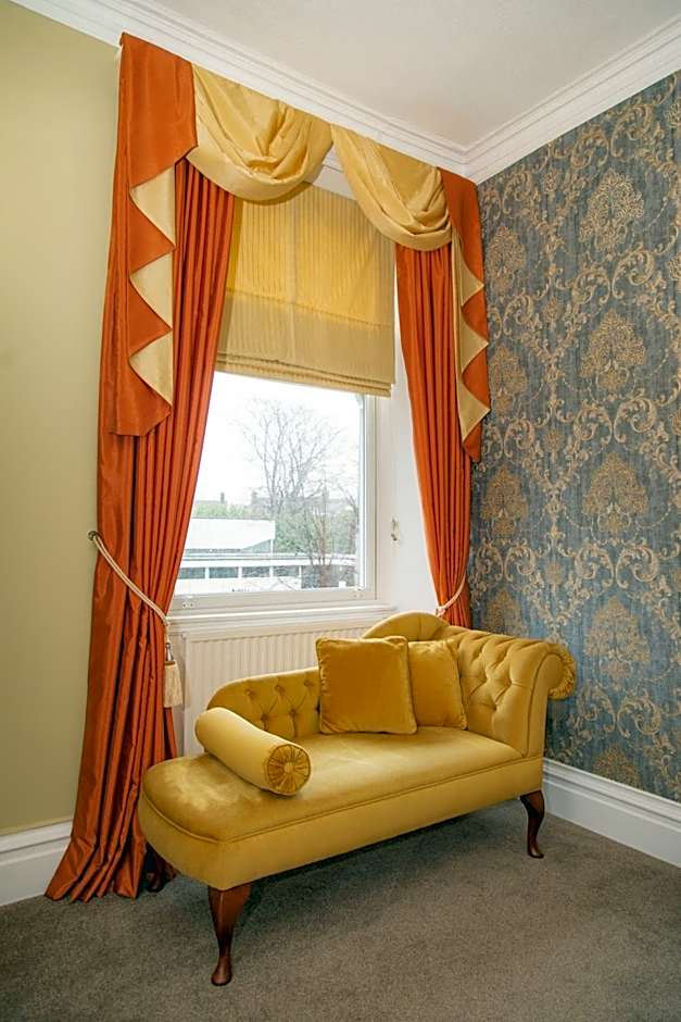 Beaumont Guest House Windermere - Adult Only - Free Car Park & Off Site access to the local Health Centre