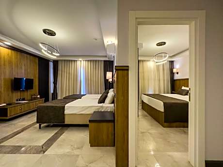 Junior Suite with Garden View