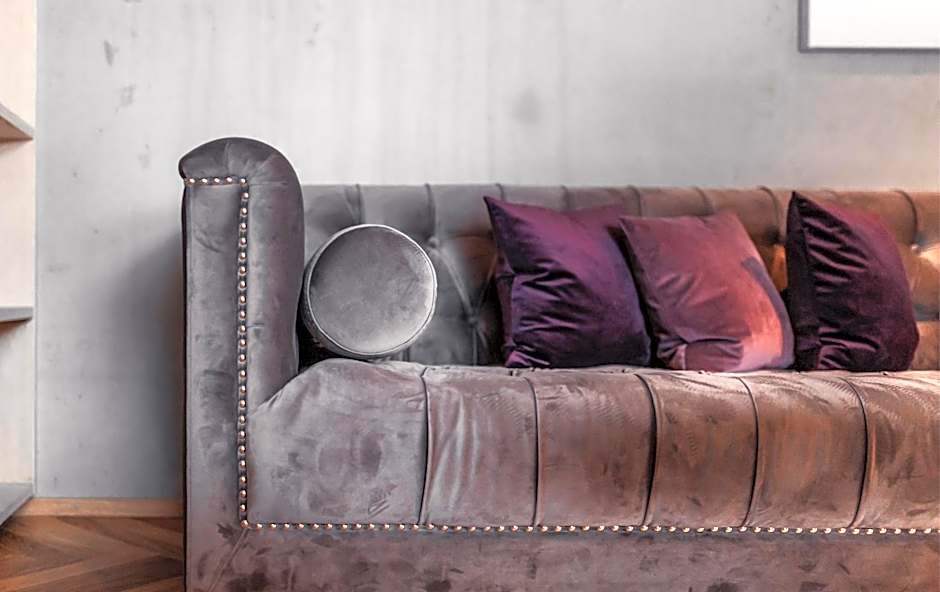 Burgi's - Adults only