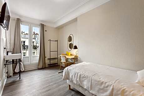 Standard Single Room with Shared Bathroom