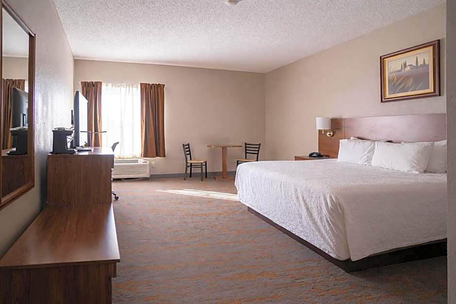 Photo 1 of 4 of 1 King Bed, Accessible