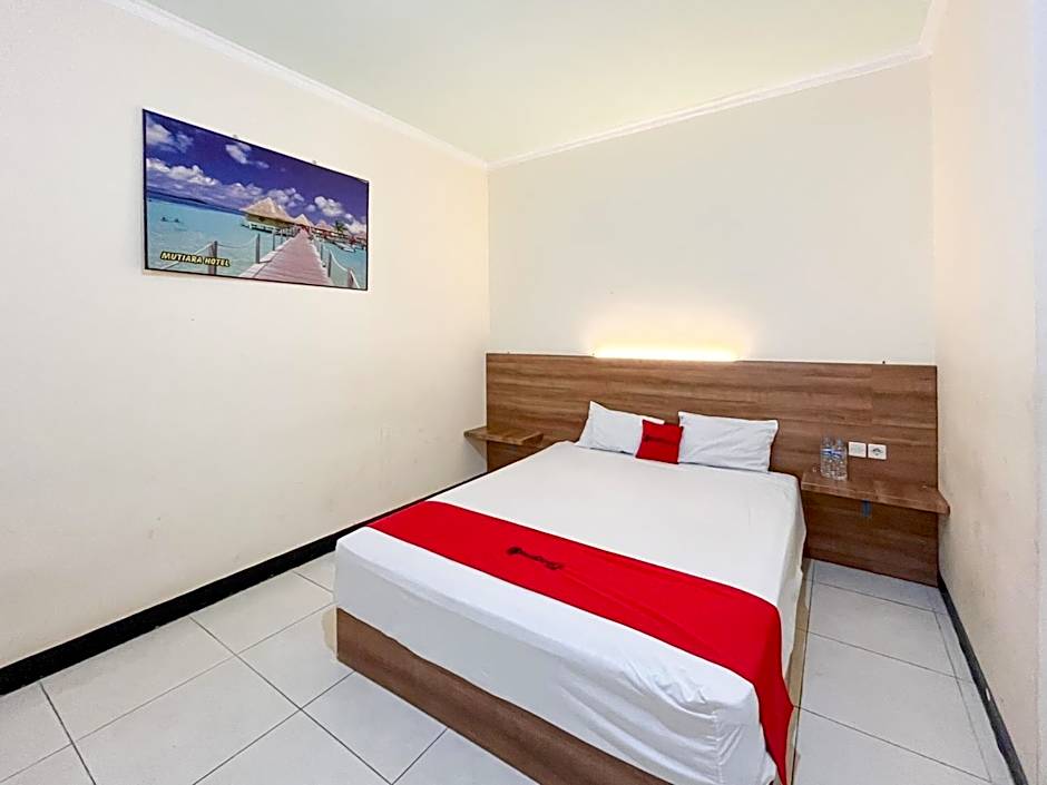RedDoorz at Hotel Mutiara Ponorogo