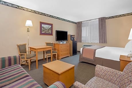 2 Queen Beds Mobility Accessible Room