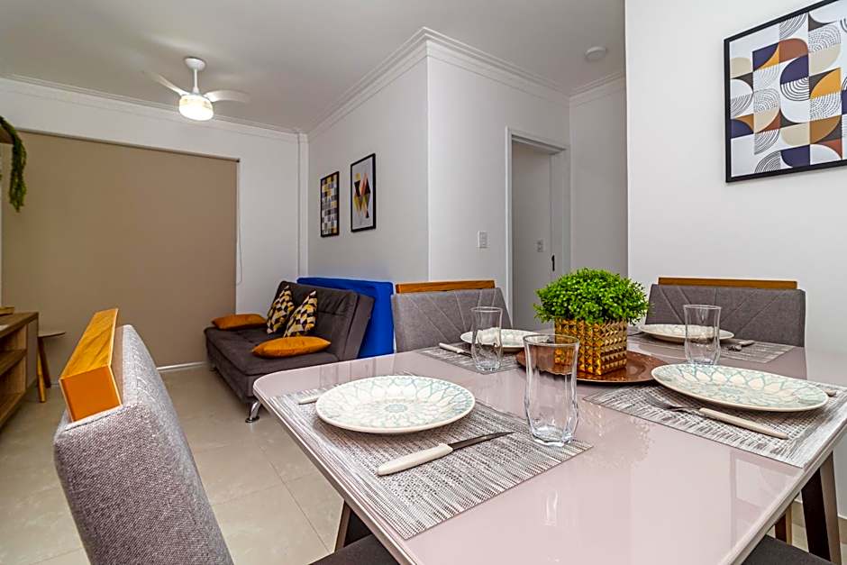 Apartamentos a Beira Mar, Aconchegantes e Modernos, a 3 Minutos da Praia com Ar Condicionado, Sacada Gourmet, Garagem e Portaria 24h