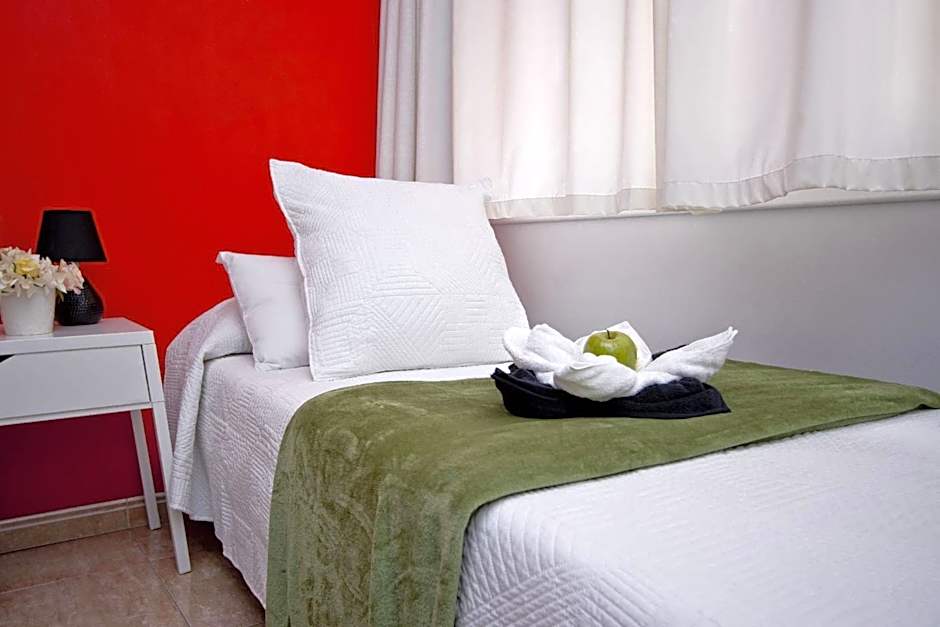 Barcelona City North Hostal