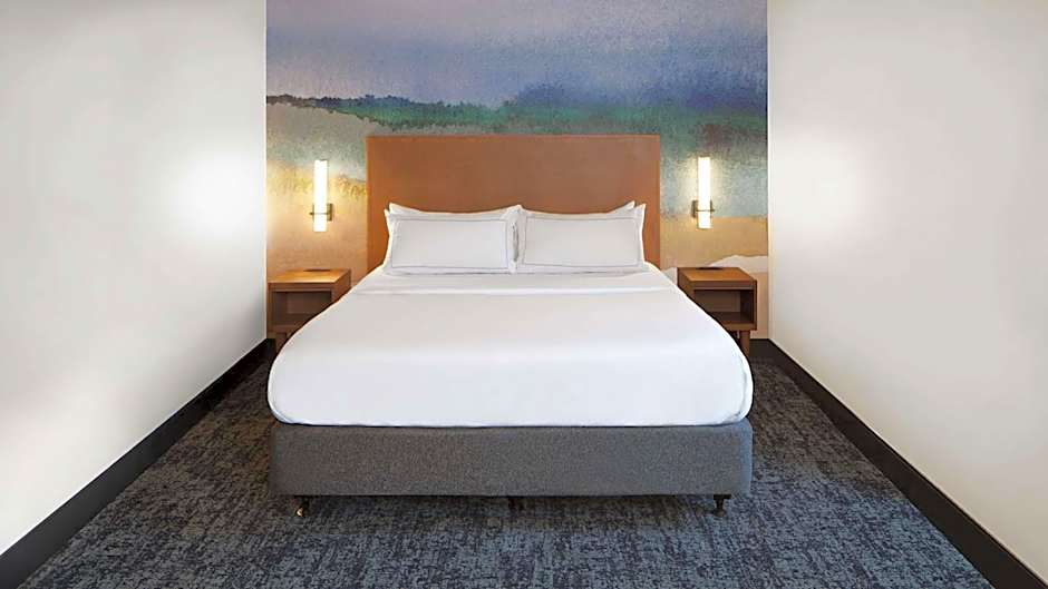 River's Edge Hotel Portland, Tapestry Collection by Hilton