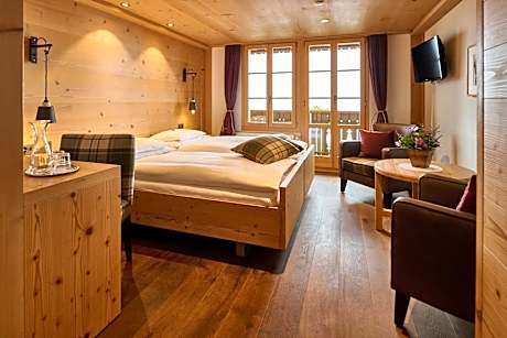 Single Room with Balcony and Mountain View
