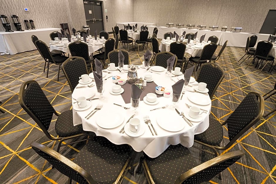 Holiday Inn & Suites - Detroit - Troy By IHG