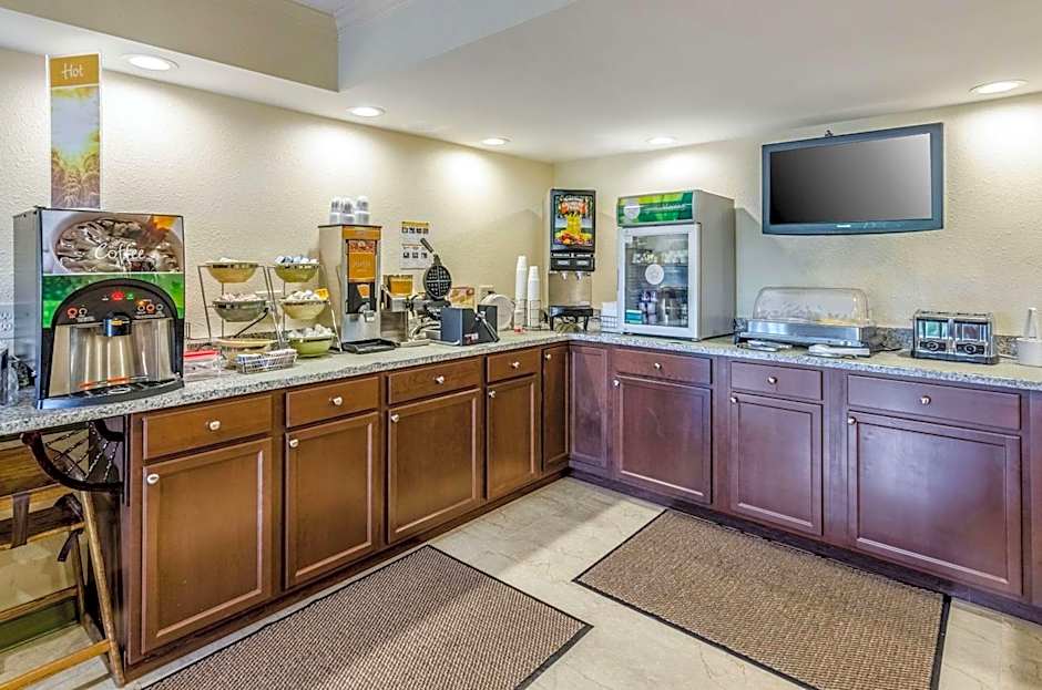 Quality Inn Roanoke-Tanglewood