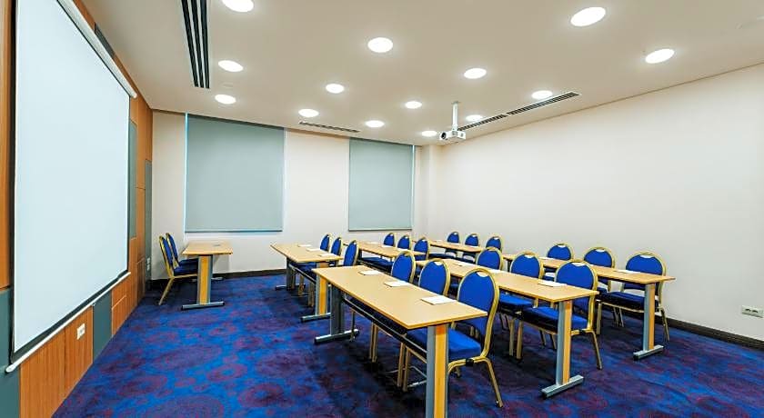 Ramada Hotel & Suites by Wyndham Yerevan