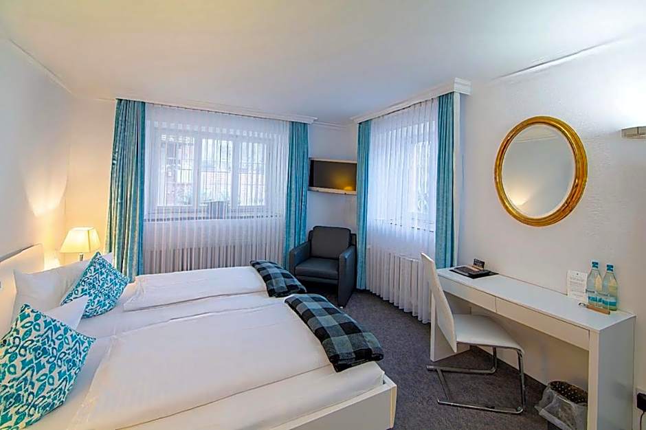 Hotel Adler - Weil am Rhein