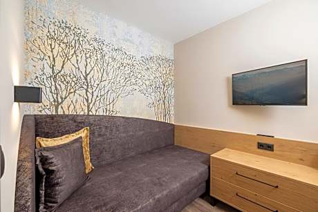 Apartment with Garden View