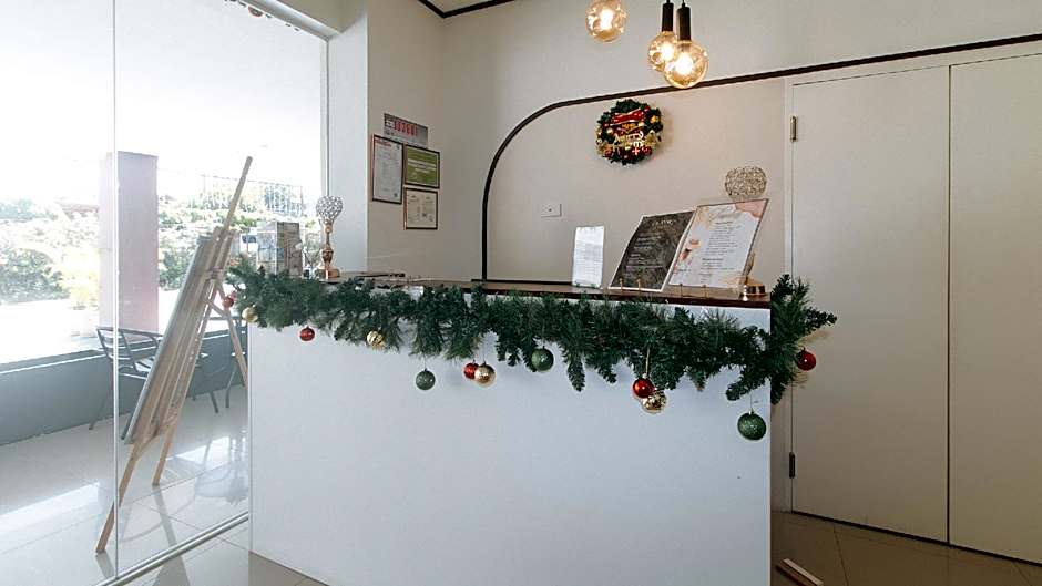 RedDoorz @ Leoncia Apartelle Mandaue City