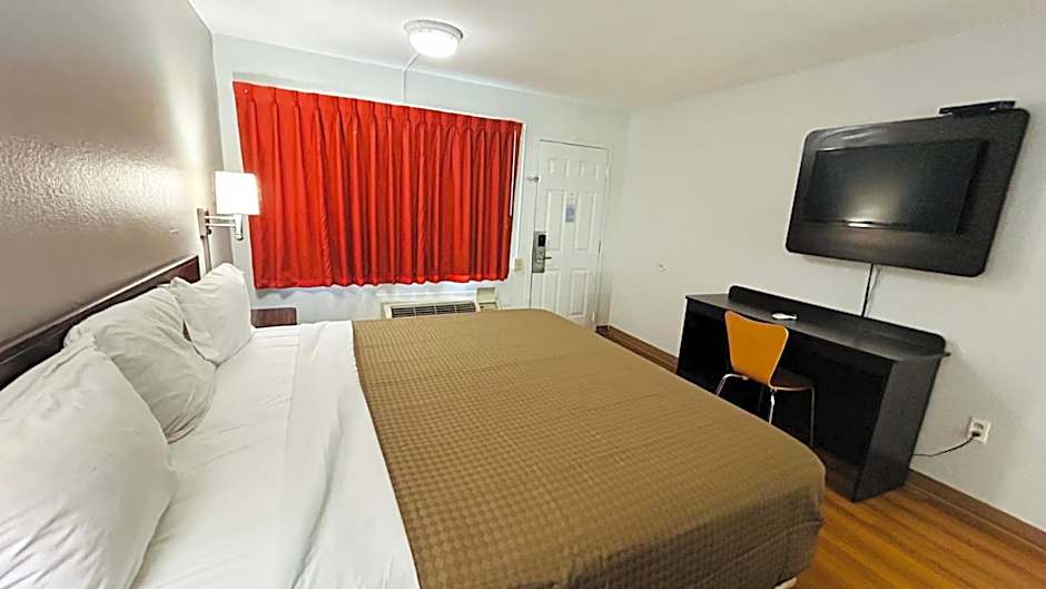 Super 7 Inn By OYO Tupelo Hwy 178