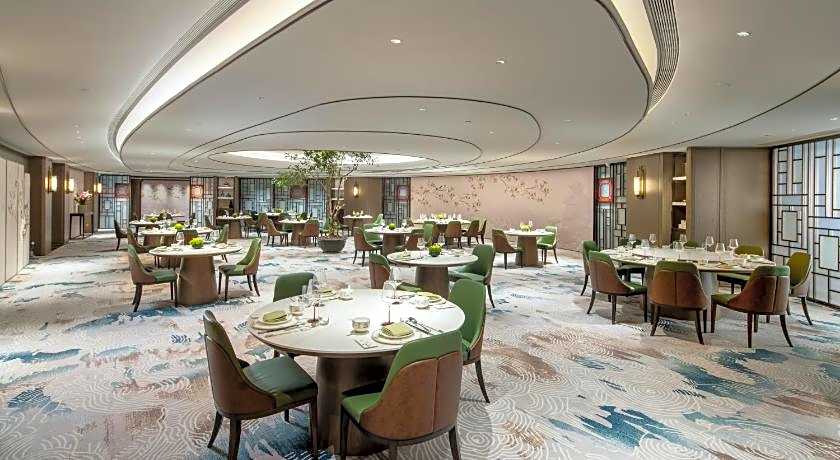 Yuexiu Hotel Guangzhou, Curio Collection by Hilton