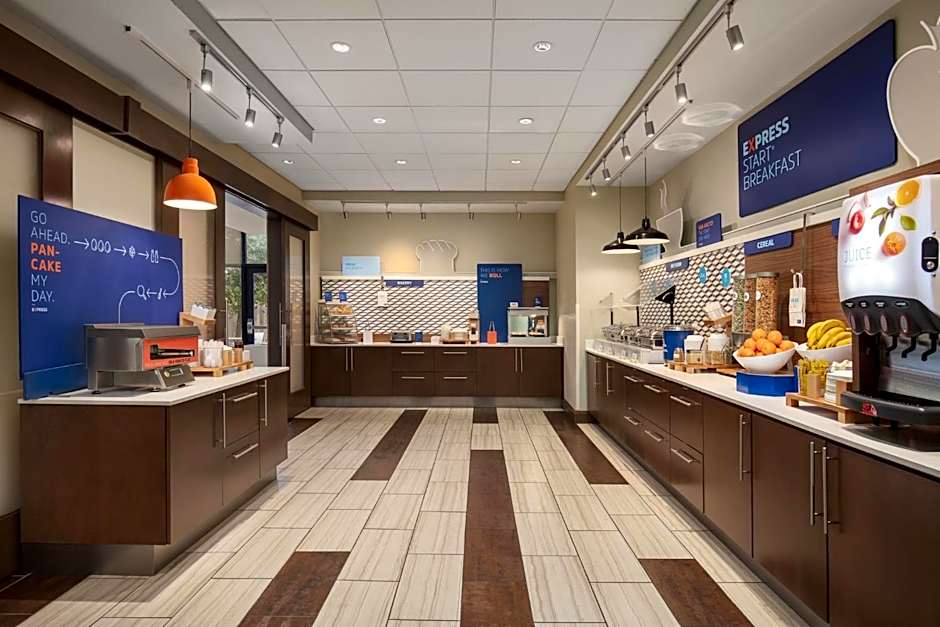 Holiday Inn Express & Suites Dripping Springs - Austin Area By IHG