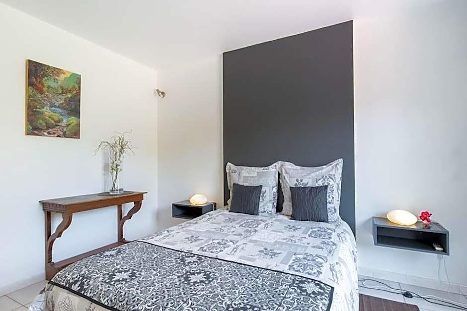 JARDIN SECRET, Bas de villa TOUT CONFORT