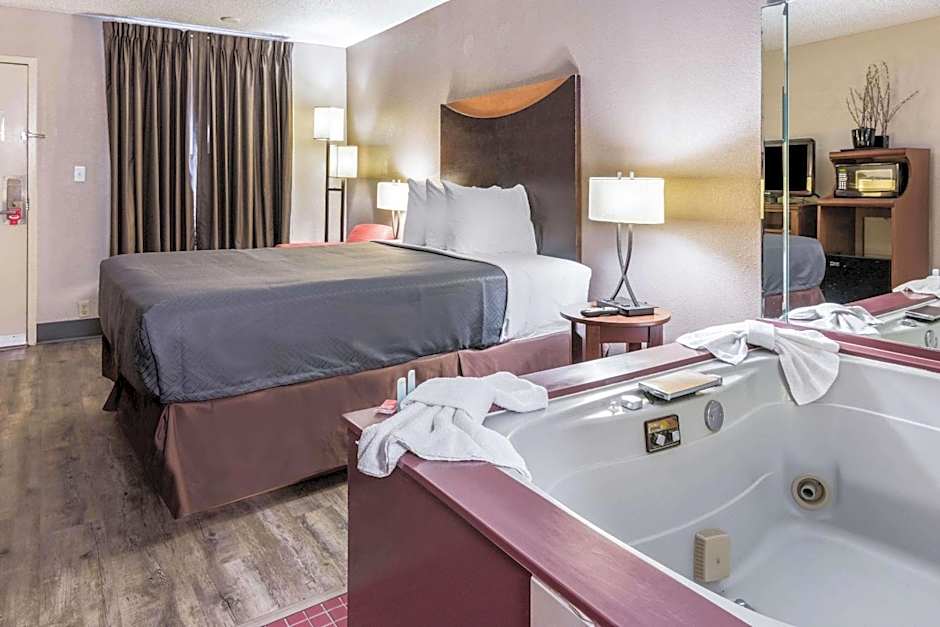 Econo Lodge Gainesville Downtown Area