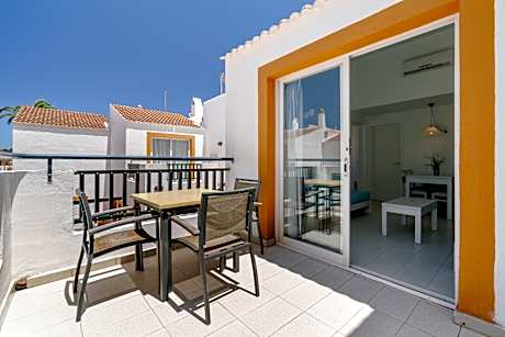 ONE BEDROOM  APARTMENT 3 ADULTS