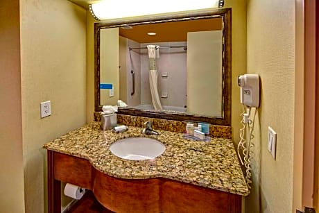  4 QNS 2 BEDRMS SUITE 1BA ONLY NOSMOKE - HDTV/MICROWAVE/FRIDGE/NO LIVING ROOM - FREE WI-FI/HOT BREAKFAST INCLUDED -