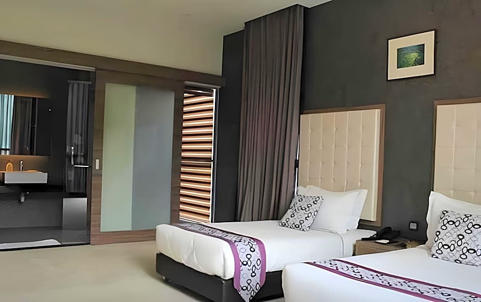 Symphony Suites Hotel
