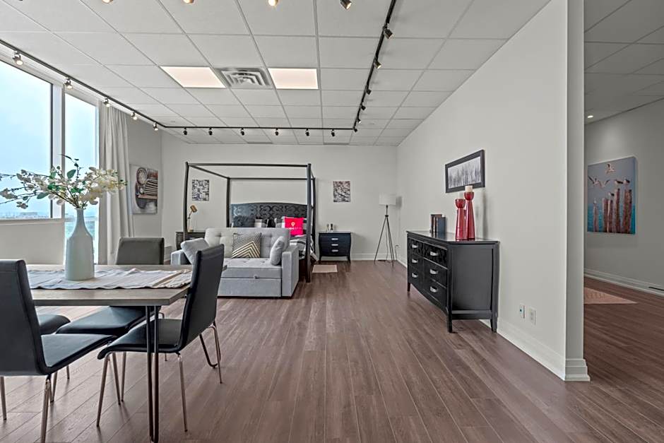 Bright Suites Finch West steps to Metro by hotel DUKE