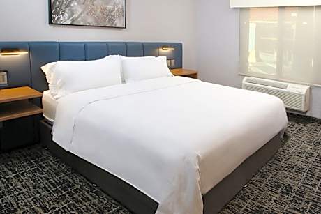 One-Bedroom Double Suite - Non-Smoking