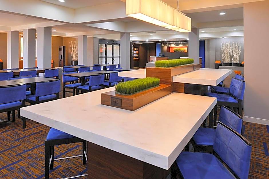 Country Inn & Suites by Radisson, Brown Deer - Milwaukee North