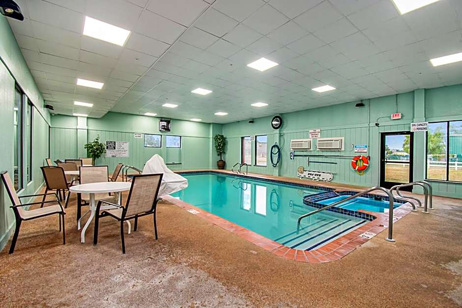 Days Inn & Suites by Wyndham Mt Pleasant