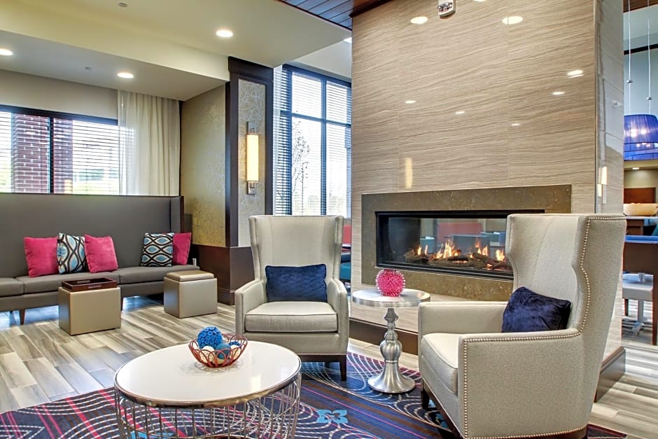 Hampton Inn & Suites Greenville Airport