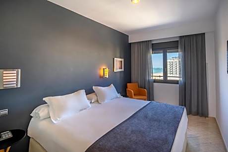 One-Bedroom Apartment with Sea View