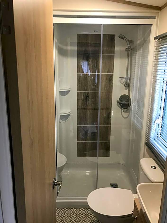 The Roecliffe, Holiday mid-lodge, Shorefield Country Park