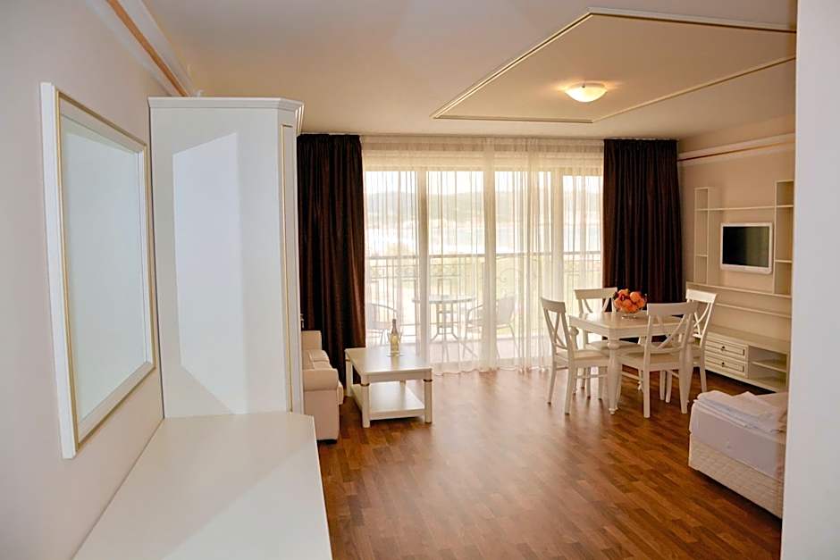 Golden Rainbow Beach Hotel